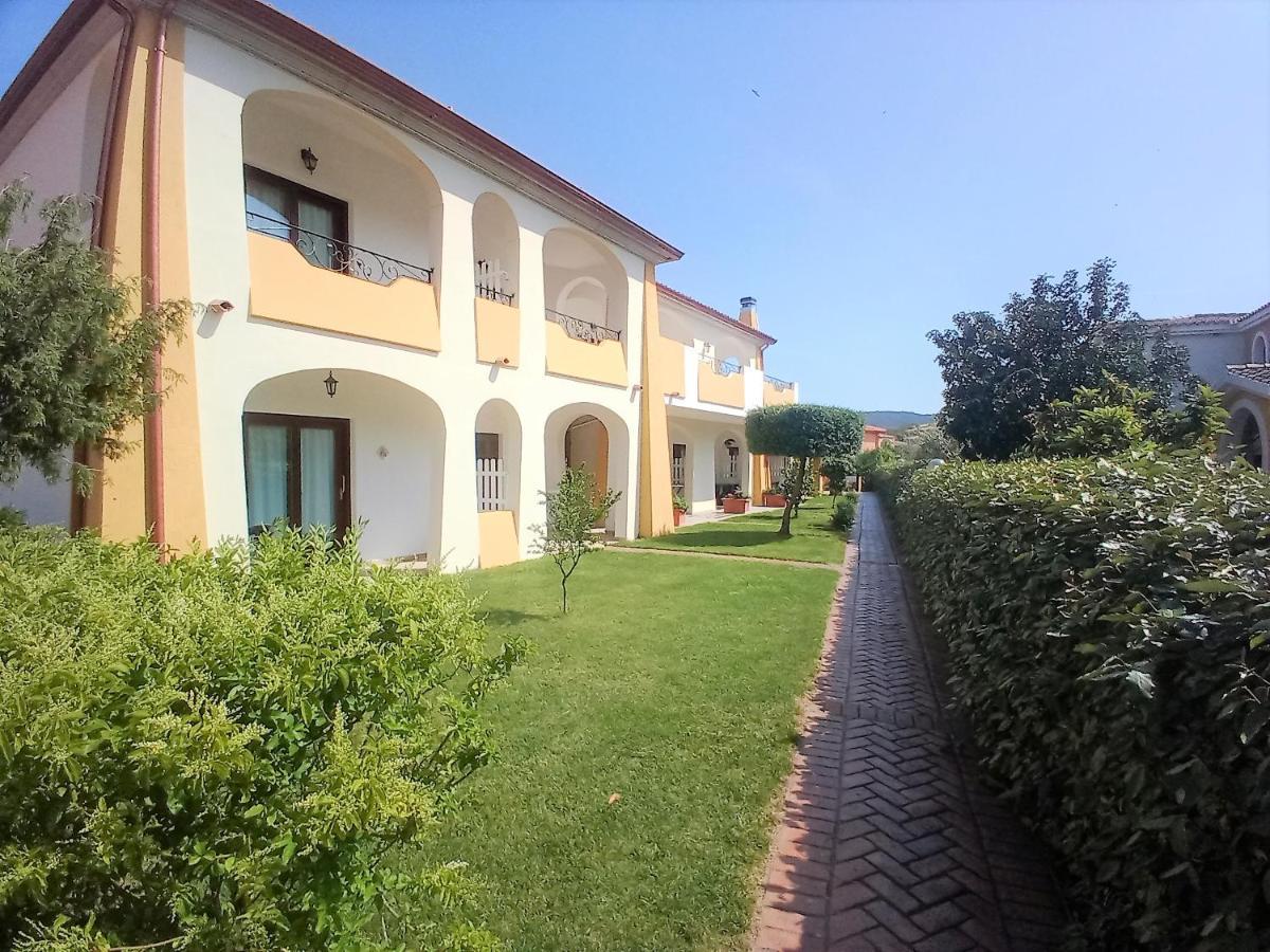 Case Vacanze San Silvestro Будони Экстерьер фото