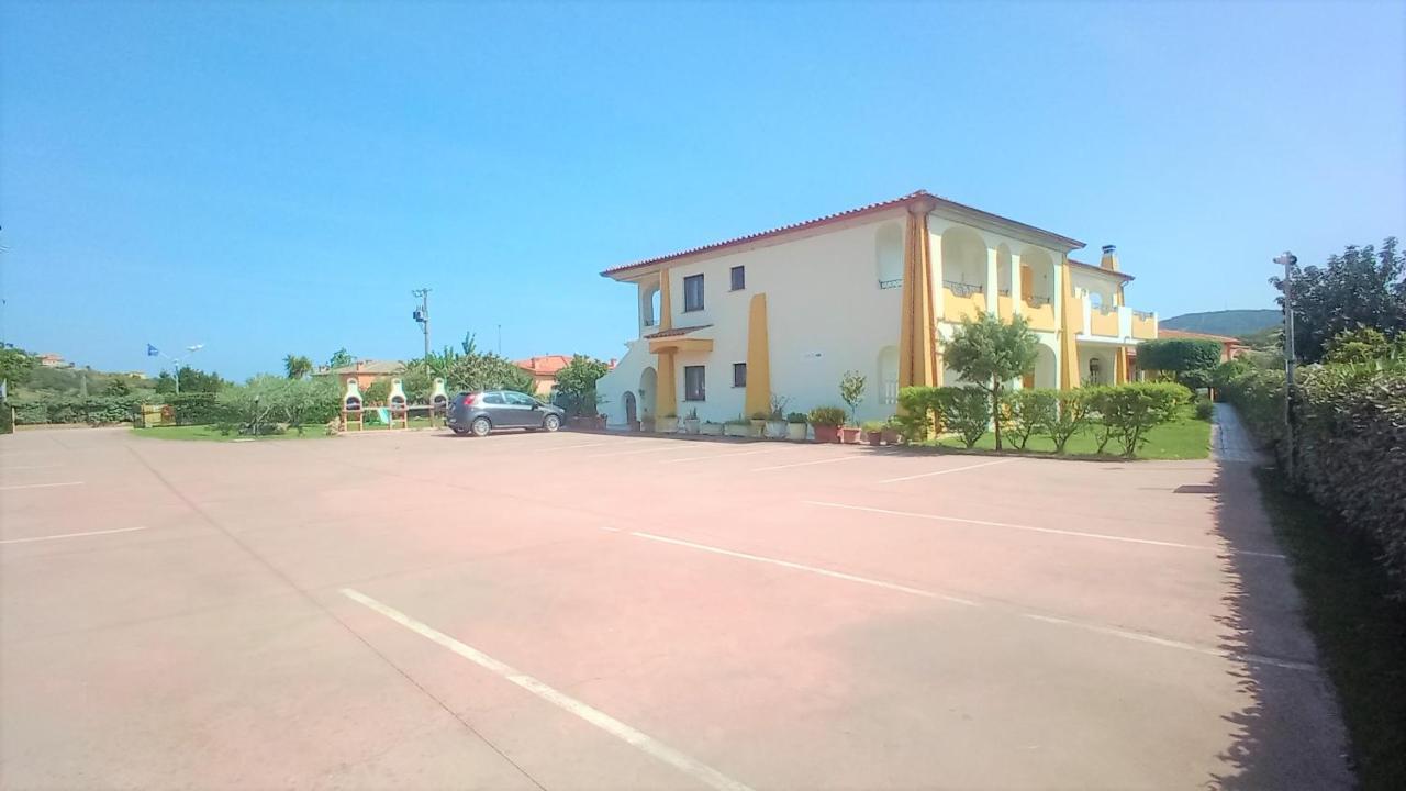 Case Vacanze San Silvestro Будони Экстерьер фото