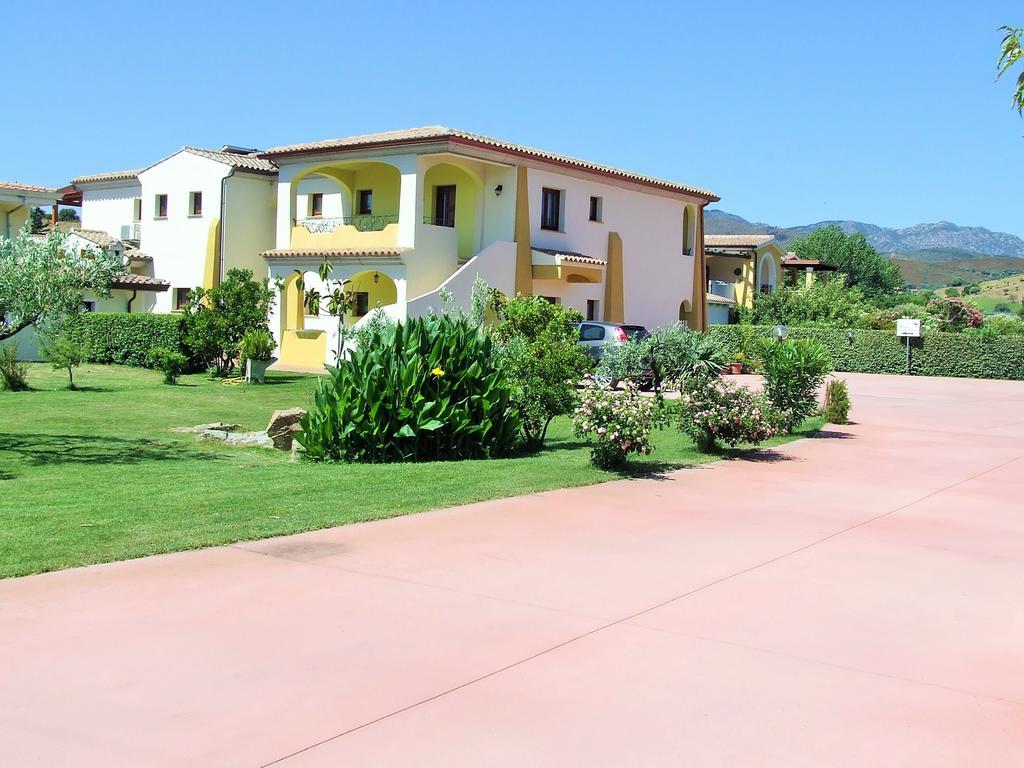 Case Vacanze San Silvestro Будони Экстерьер фото