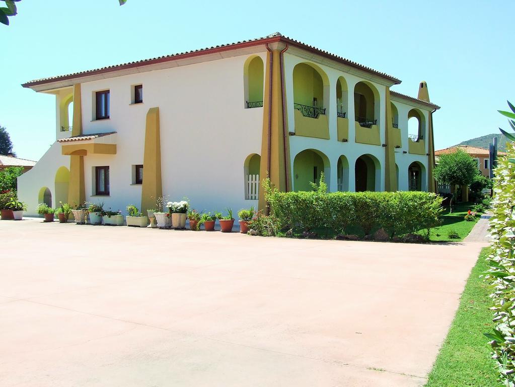 Case Vacanze San Silvestro Будони Экстерьер фото