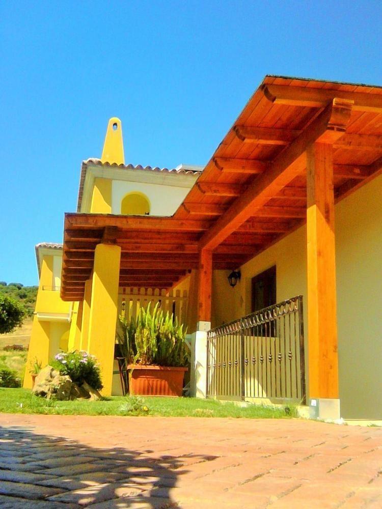 Case Vacanze San Silvestro Будони Экстерьер фото