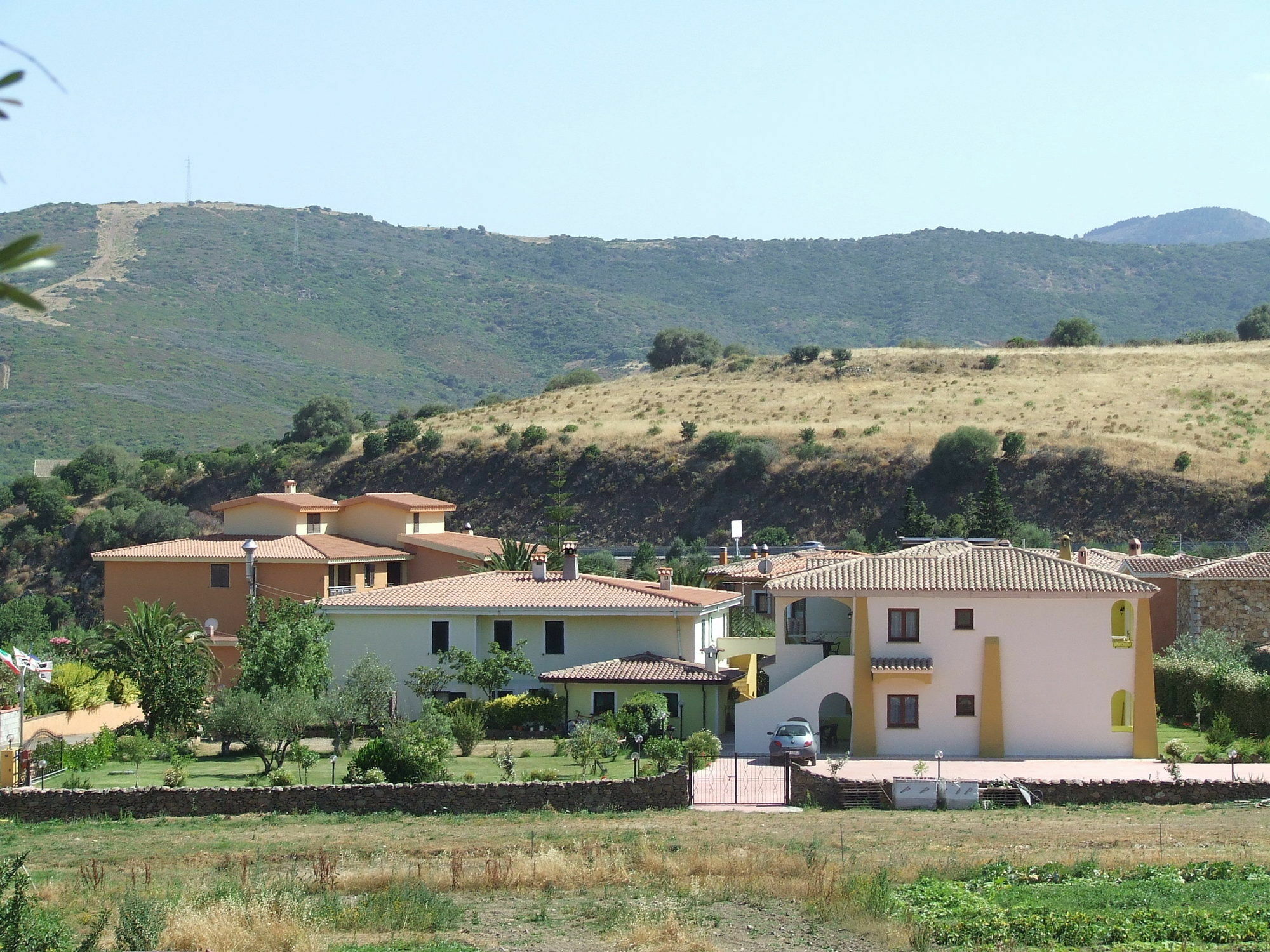Case Vacanze San Silvestro Будони Экстерьер фото